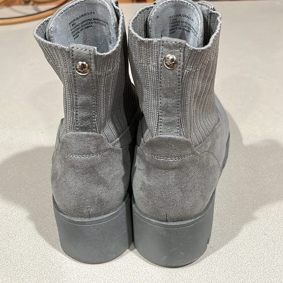 Ladies boots - Picture 3 of 5